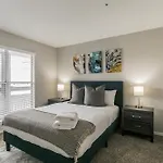 Luxury 2-Bedroom Townhome In North Atlanta