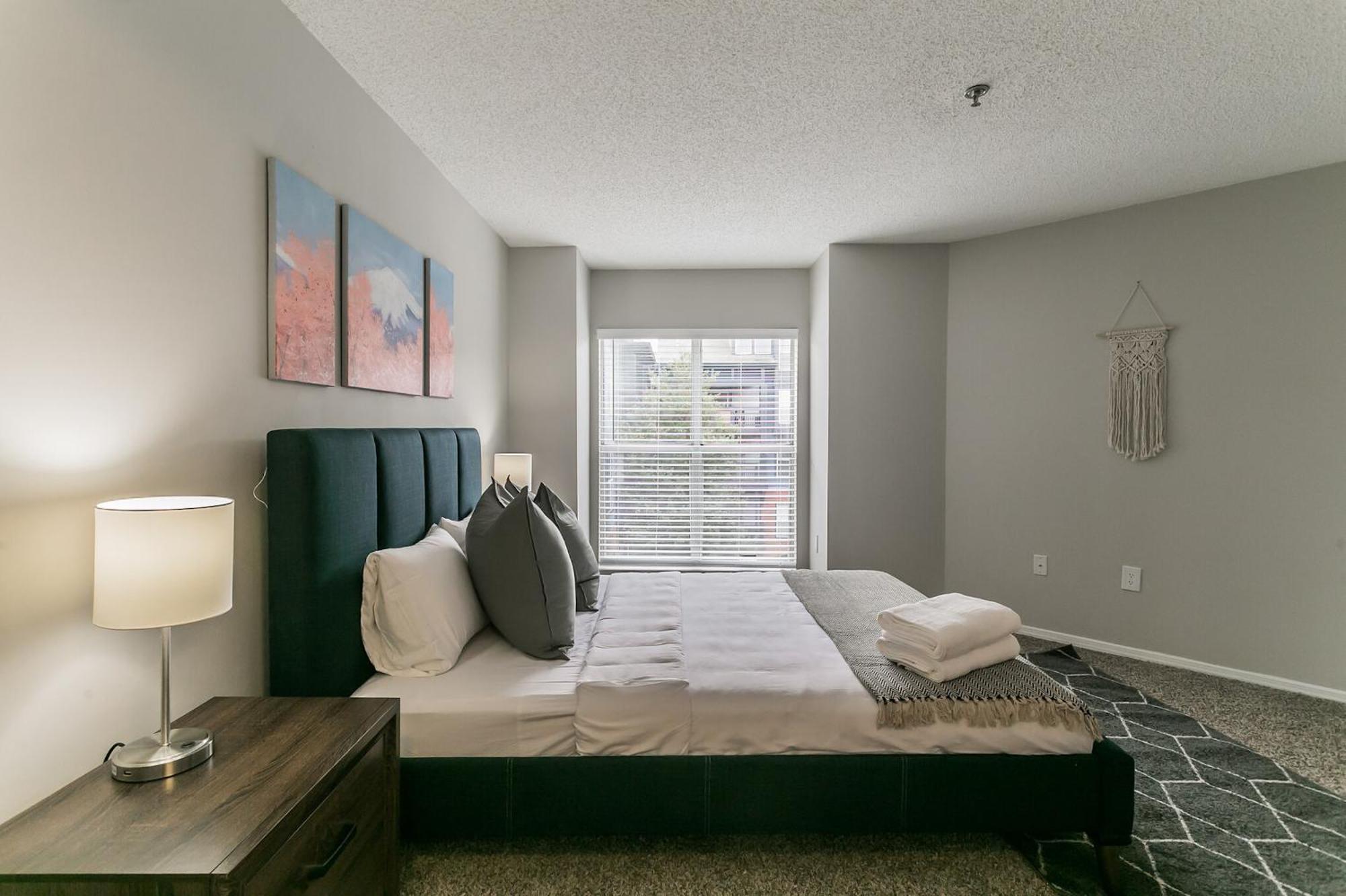 Luxury 2-bedroom Townhome In North * Atlanta
