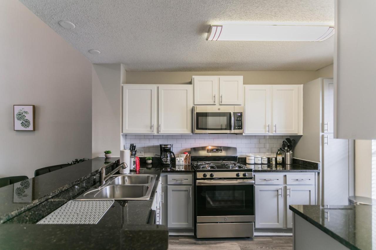 Apartment Luxury 2-bedroom Townhome In North Atlanta