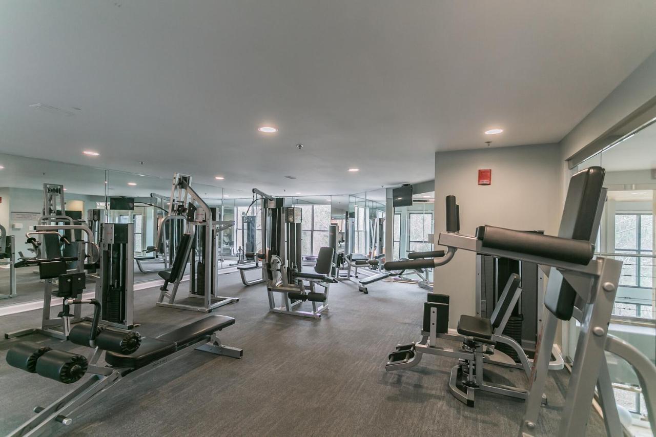 Luxury 2-bedroom Townhome In North Apartment